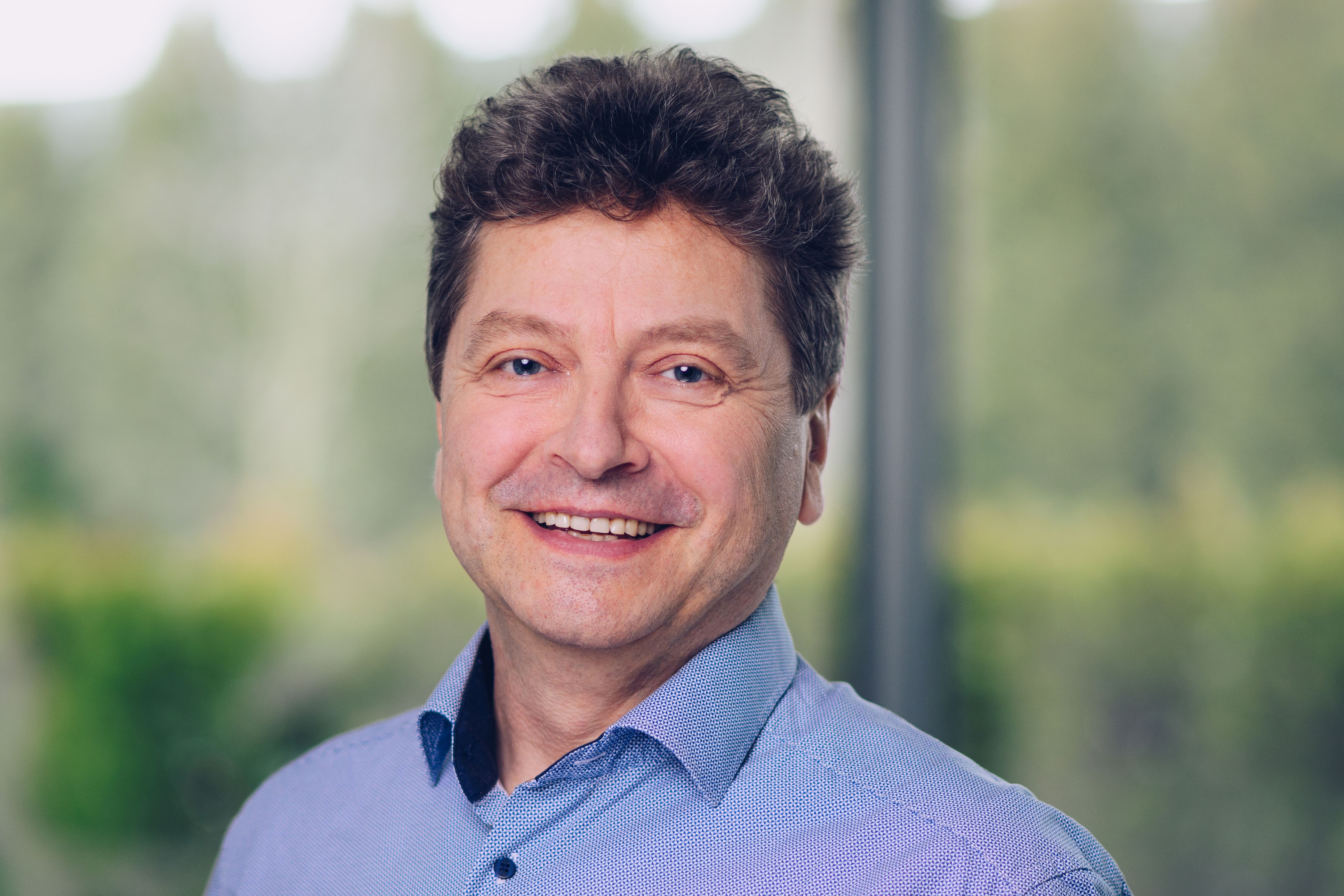 Dr. Dragomir Dinev